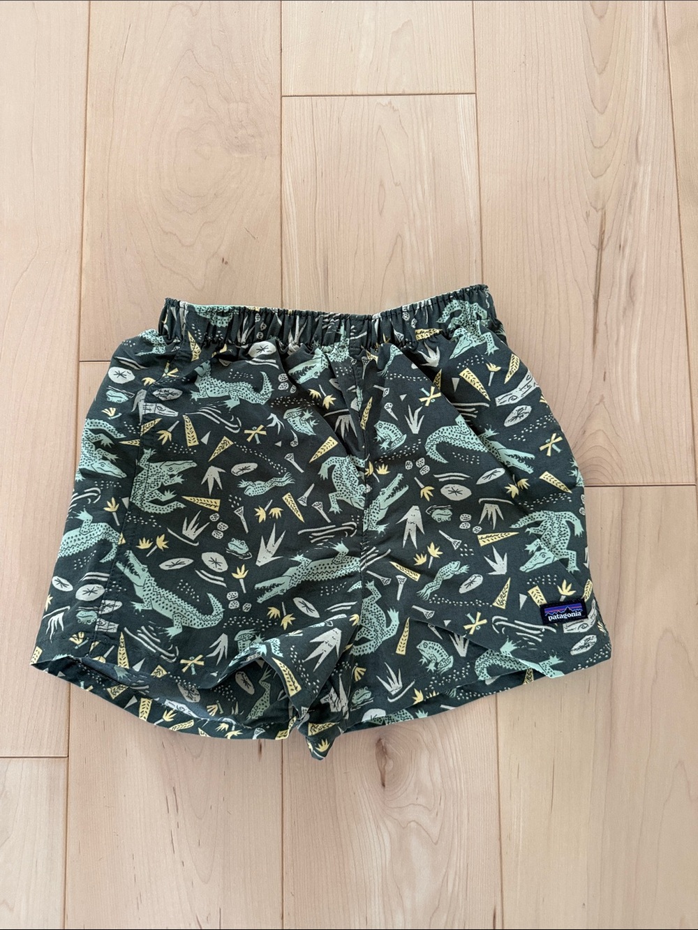 Patagonia Kids baggies Dark Green Alligator & Nature Print Swim Shorts